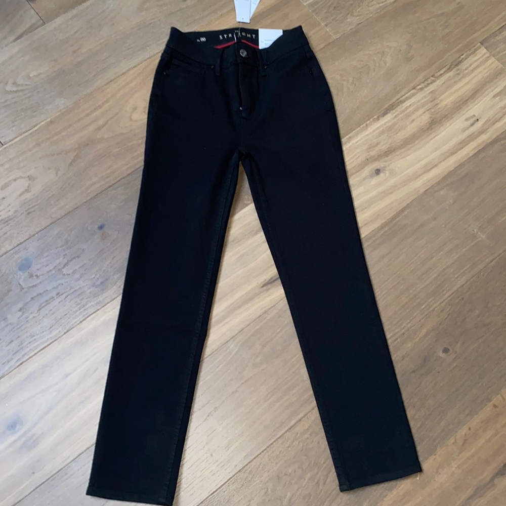 WHBM hi rise straight crop black jeans, NWT. Sz 00